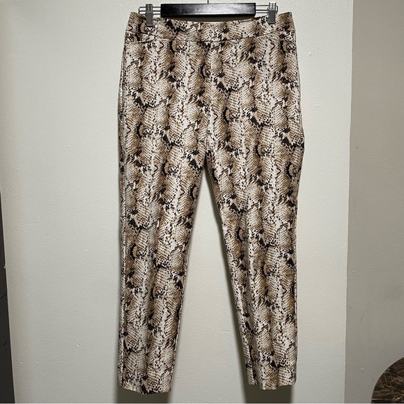 White House Black Market Snake Print Tapered Ankle City Pants Size 6 R - Picture 4 of 11